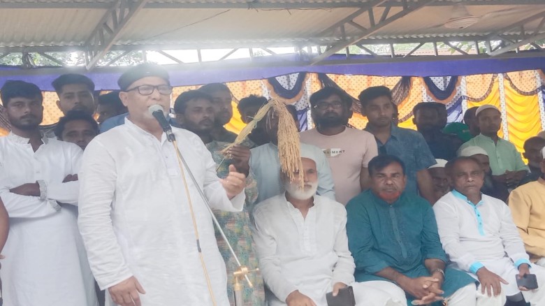 তাড়াশে বিএনপির এমপি মনোনয়ন প্রত্যাশী সেলিম জাহাঙ্গীরের মাজার জিয়ারত